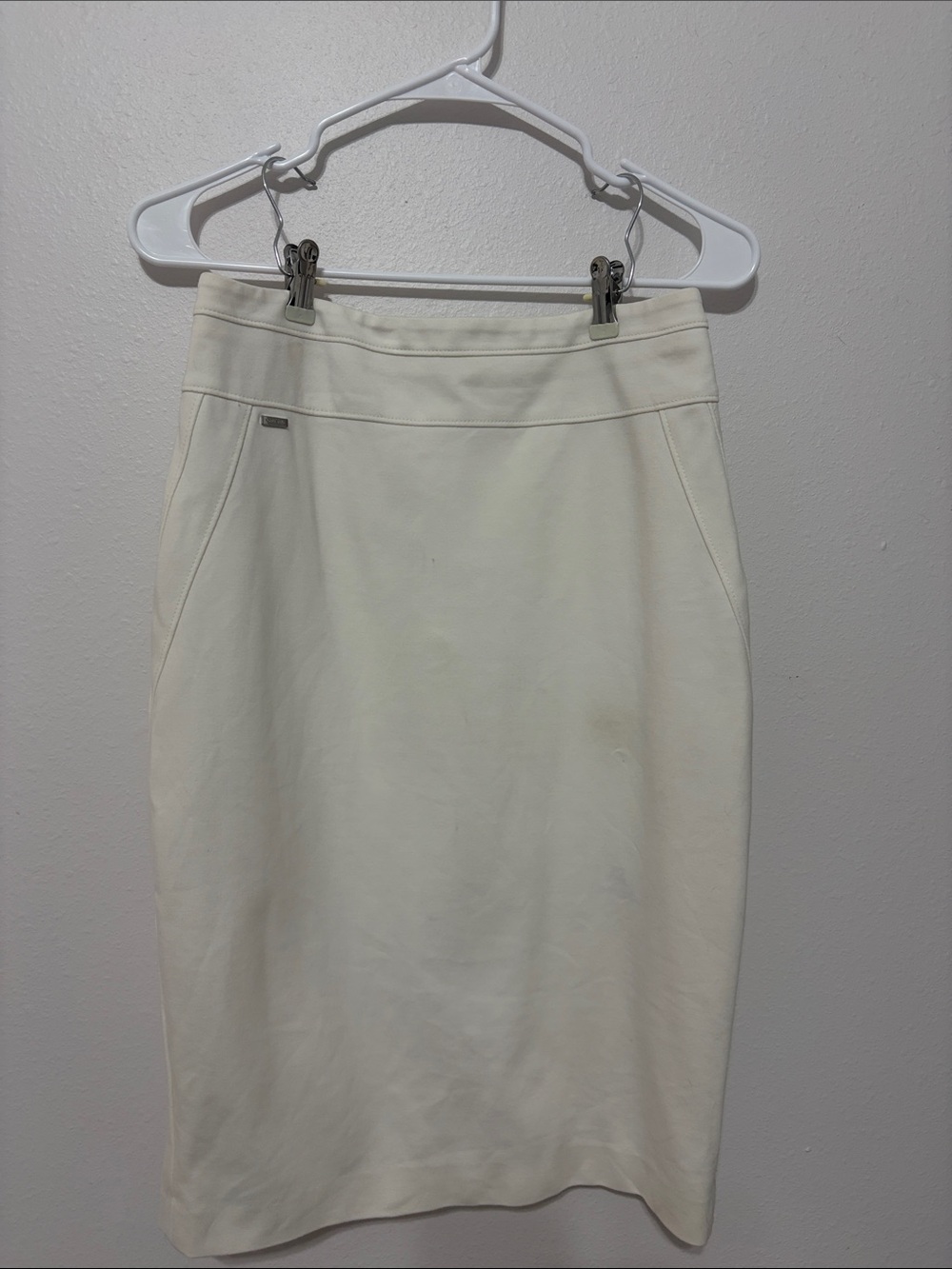 White House Black Market Cream Pencil Skirt